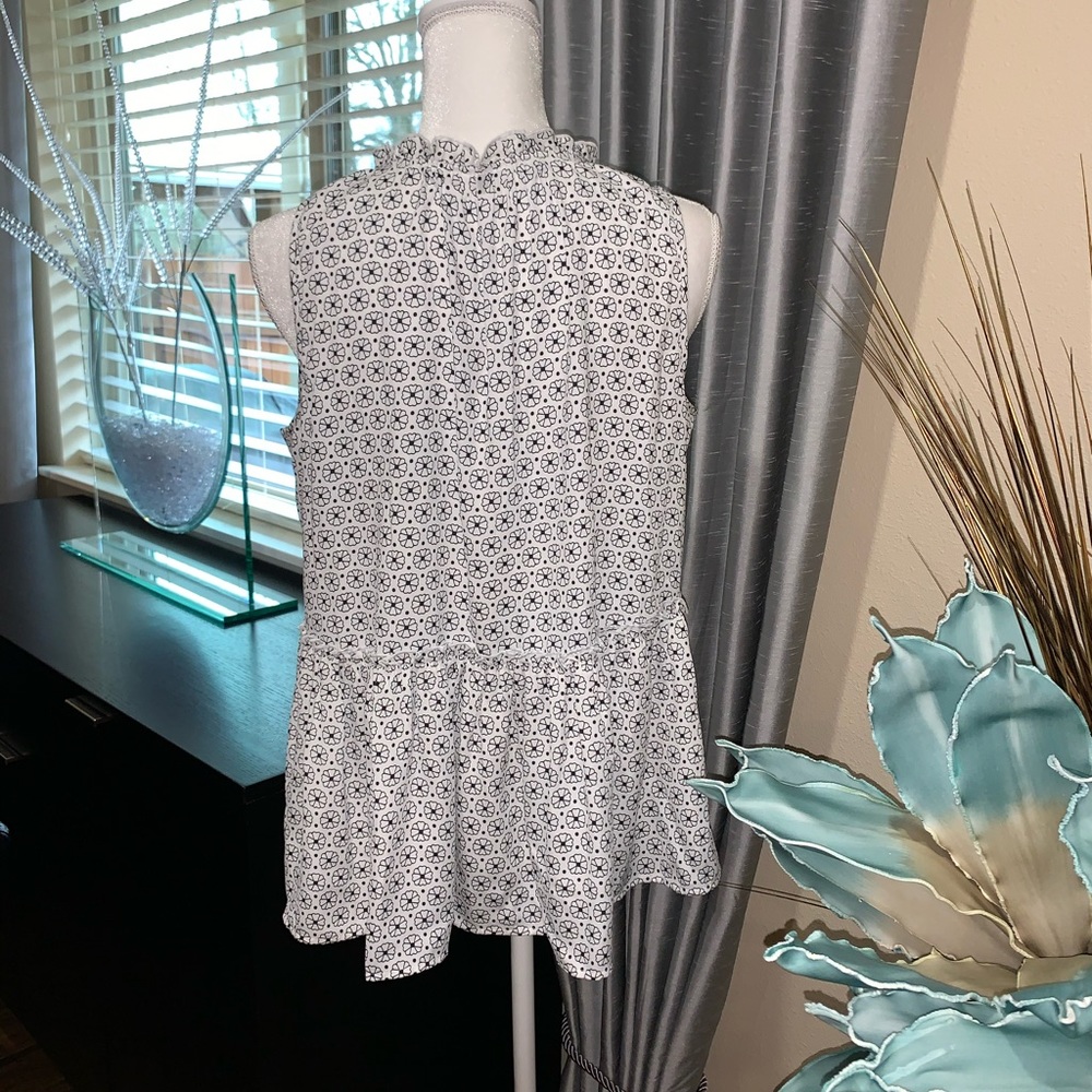 Loft sleeveless beautiful blouse/top - Picture 3 of 8